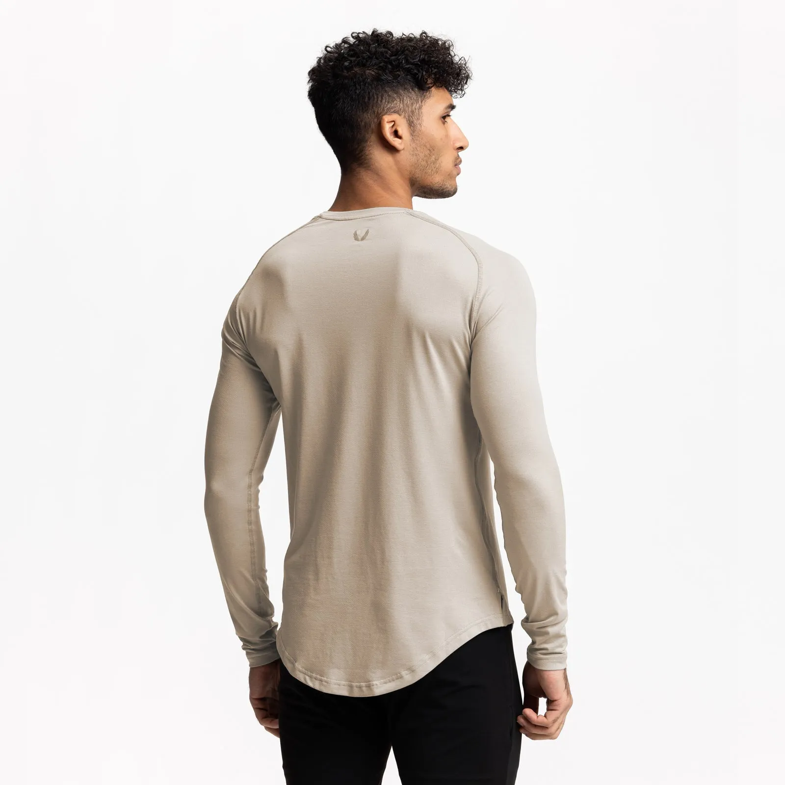 0558. 3D-Lite® Established Long Sleeve - Sand Smoke