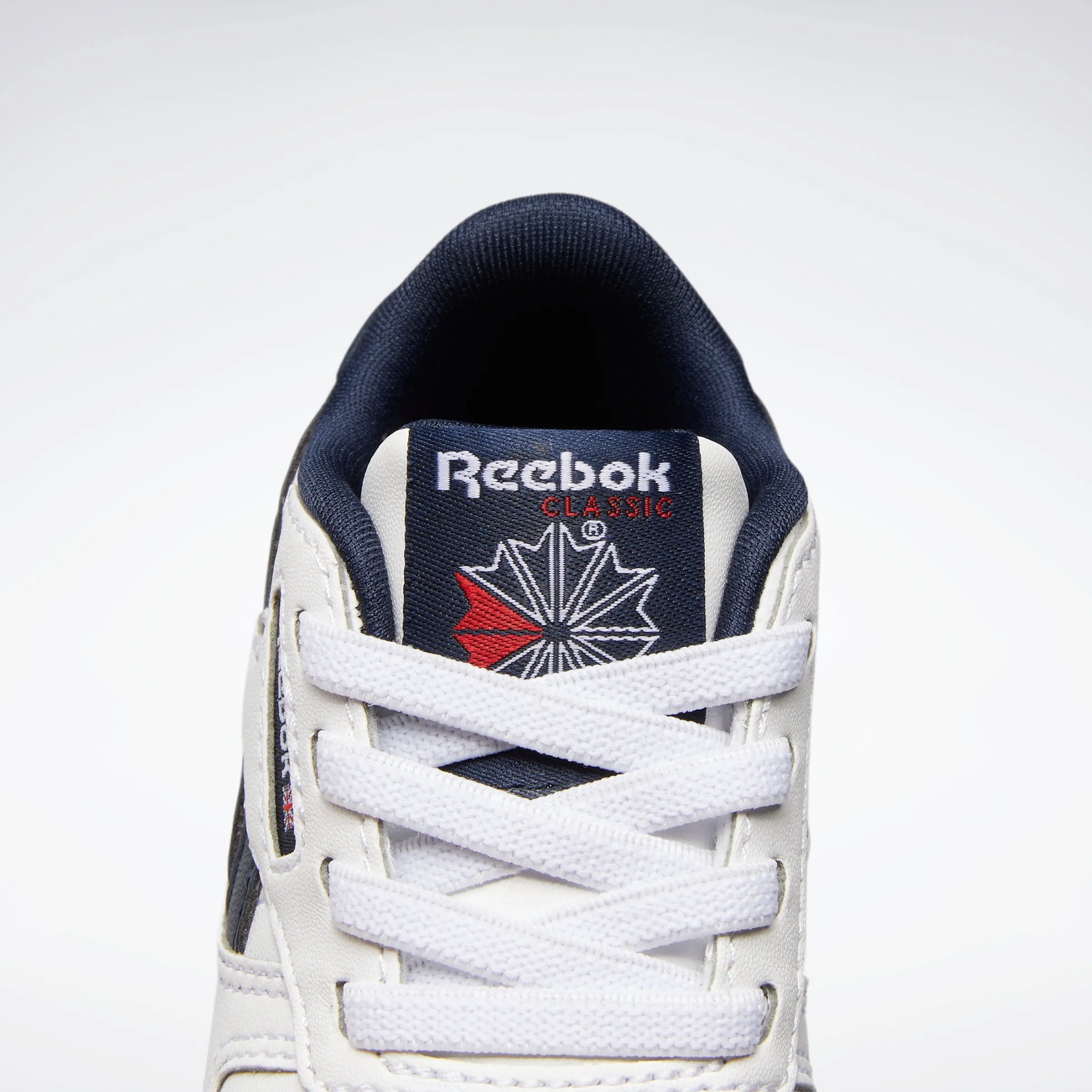 Classic Leather Step N Flash White/White/Vector Navy