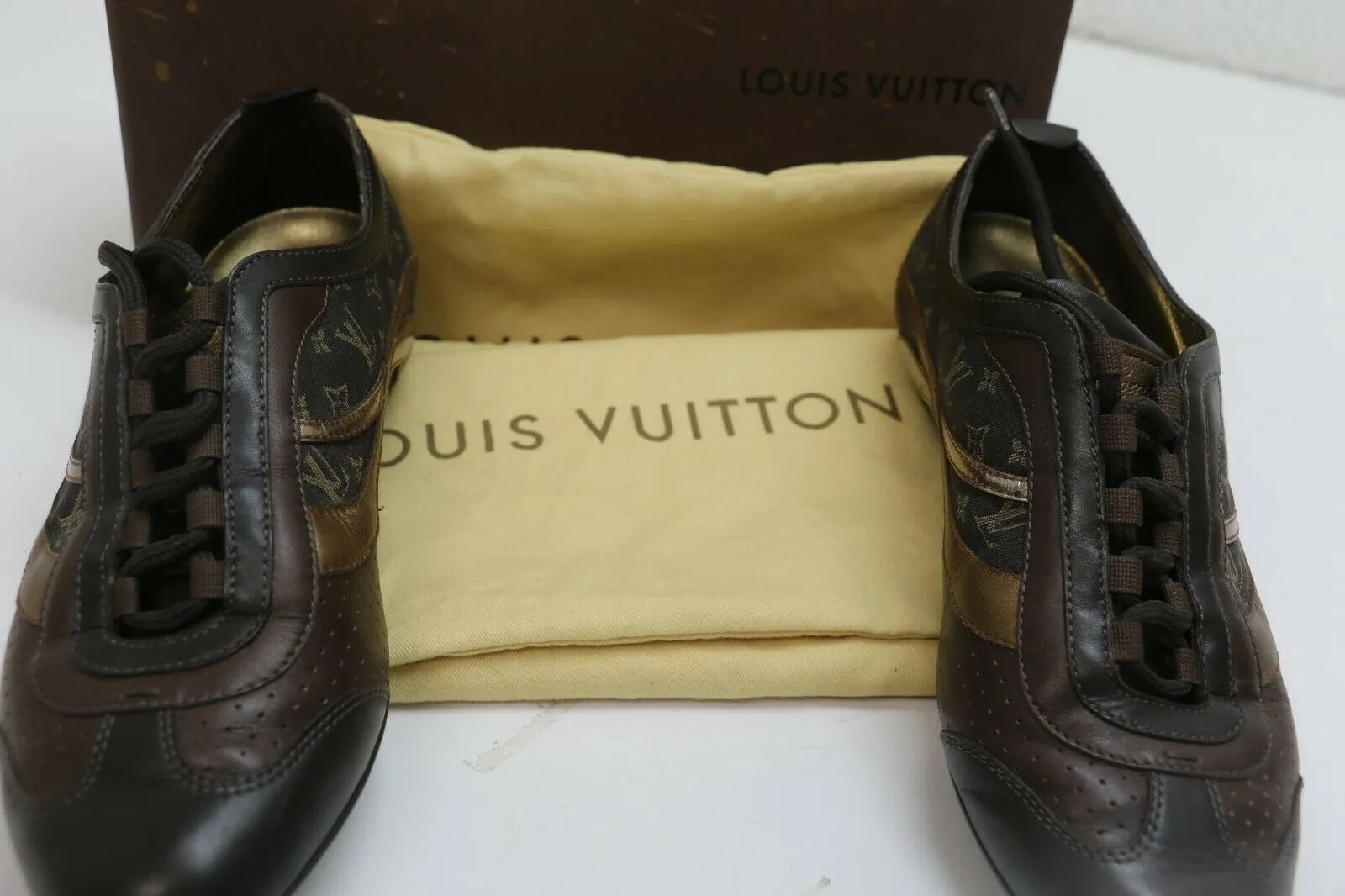 LOUIS VUITTON WOMEN LV MONOGRAM SNEAKERS -BROWN 37EU/6US